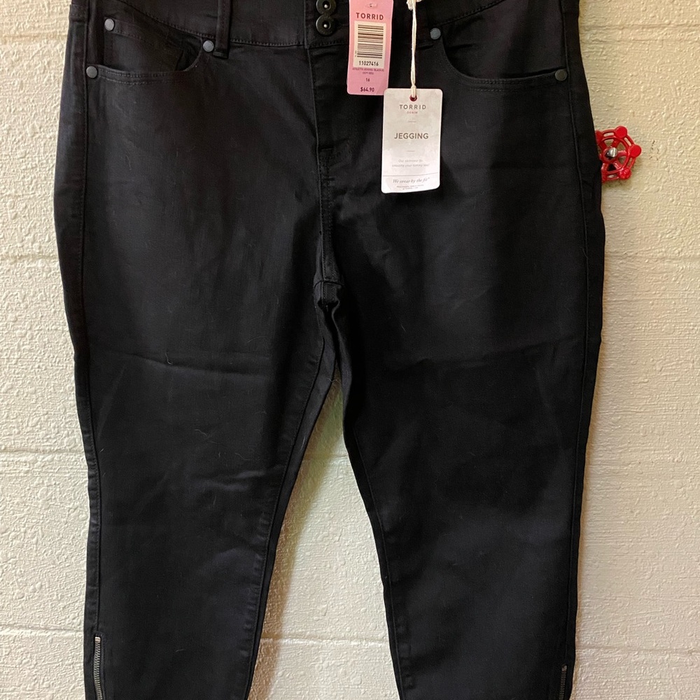 Torrid black ankle zip jeans sz 16 XS